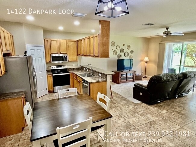 Building Photo - 14122 Danpark Loop