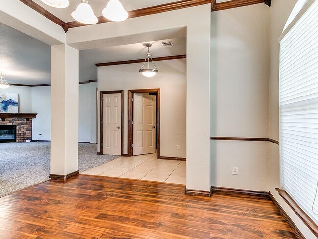 Building Photo - 309 E Richmond Terrace