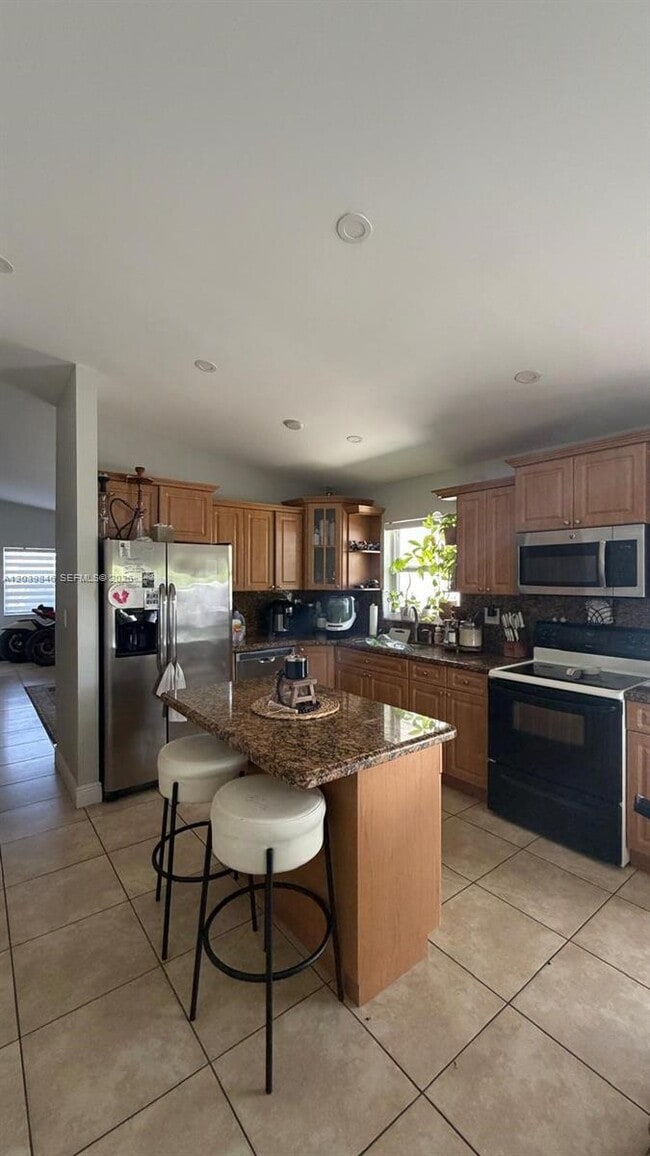Building Photo - 8121 SW 136th Pl