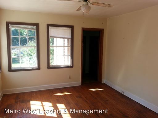 Building Photo - 810 N Park St