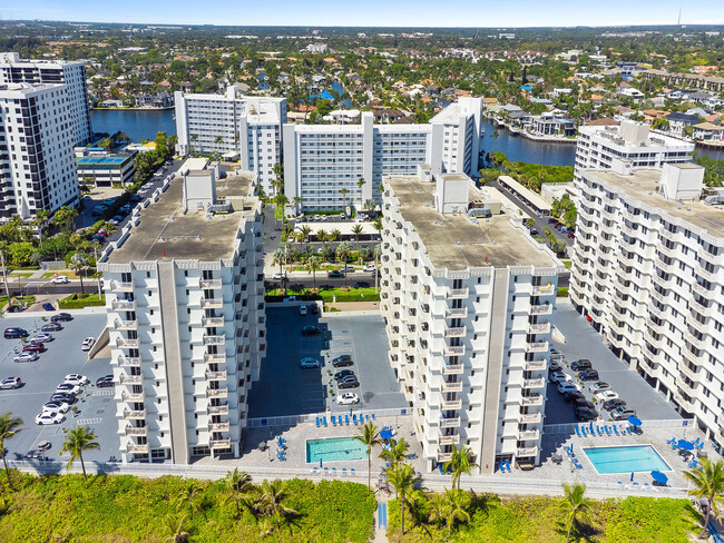 Building Photo - 3301 S Ocean Blvd