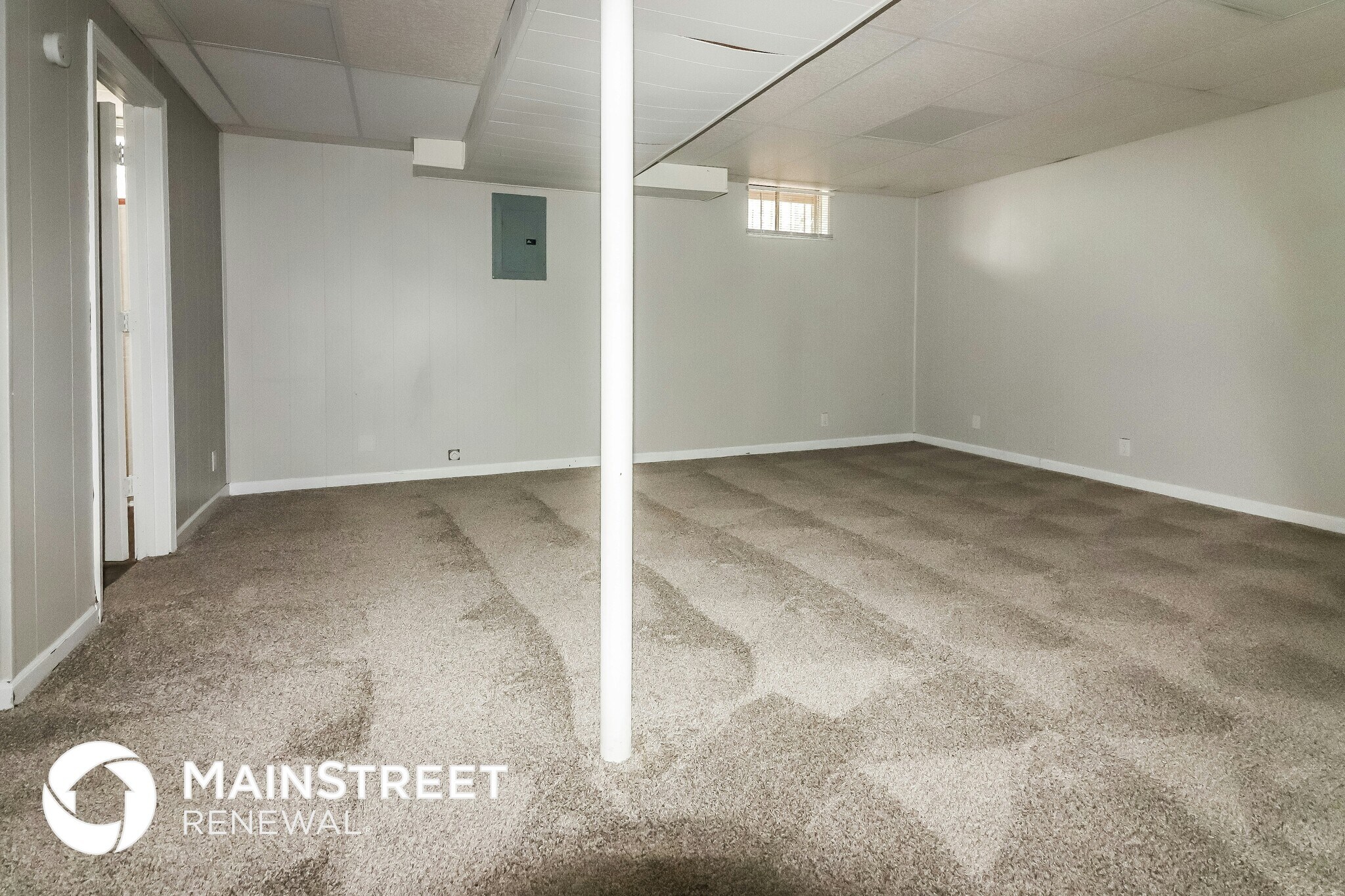 Building Photo - 1475 NW Yankee Dr