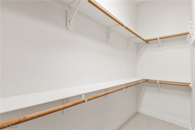 Building Photo - 2555 Sundew Ave