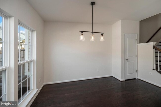 Building Photo - 208 Freesia Ln