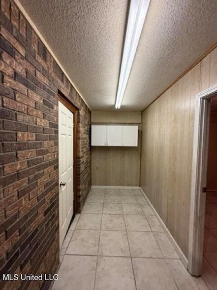 Building Photo - 320 Springdale Cir