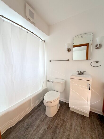 Building Photo - 1783 Ardleigh Rd