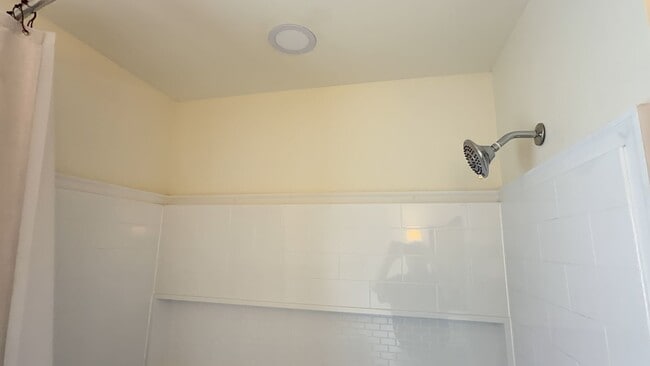 Building Photo - 2741 Pineapple Hwy