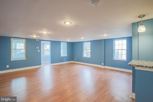 Building Photo - 4905 Ridge Ave