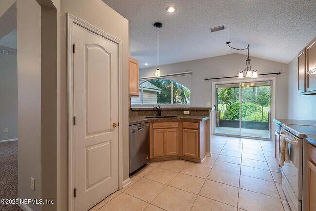Building Photo - 1618 Highland View Ct