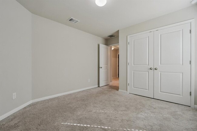 Building Photo - 112 Comet Pointe Dr