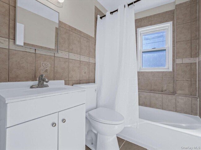 Building Photo - 1315 Dekoven St