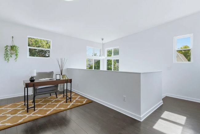 Building Photo - Beautiful 3 Bedroom 2.5 Bathroom Home!