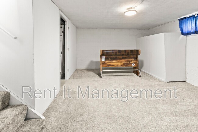 Building Photo - 4841 Pierce St.