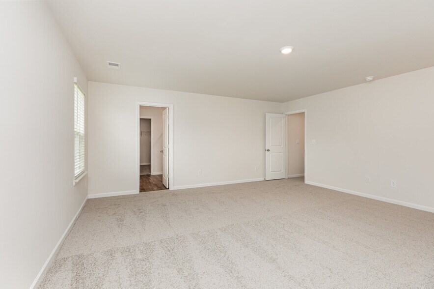 Building Photo - 121 Way Cross Ln