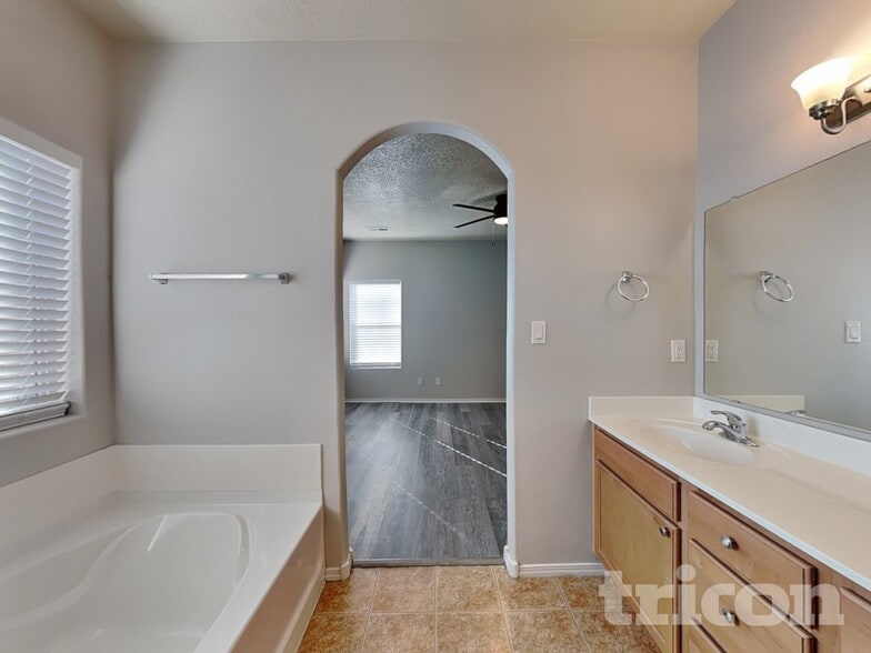 Building Photo - 2956 Wilder Loop Northeast