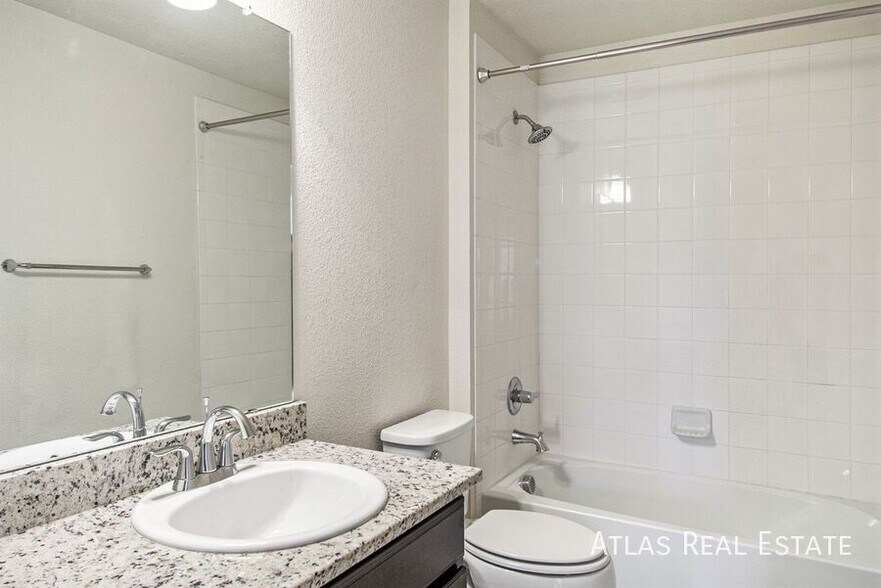 Building Photo - 15165 E 16th Pl