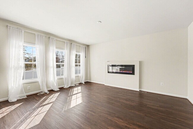 Building Photo - Luxurious Living Lewis Style: A Spacious 5-Bedroom Home with Modern Elegance