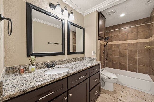 Building Photo - 11414 Meadow Lake Dr