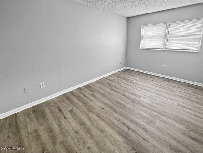 Building Photo - 6635 Warwick Cir