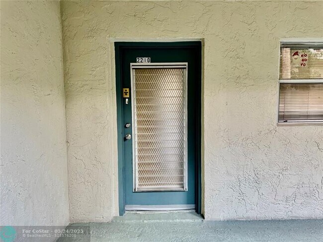 Building Photo - 1810 N Lauderdale Ave