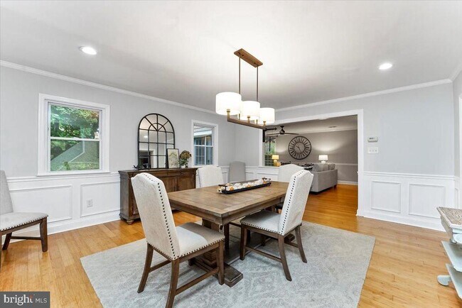 Building Photo - 67 Lownes Ln