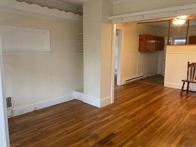 Building Photo - 434 N Main St