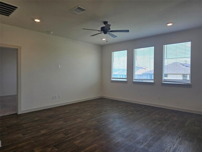 Building Photo - 200 Lavaca River Ln