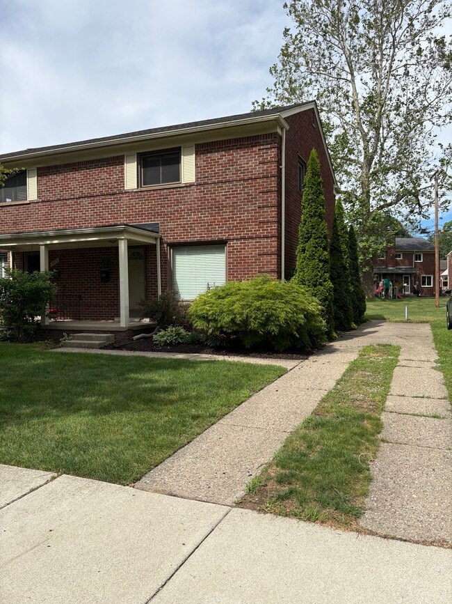 Building Photo - 2611 Oliver Rd