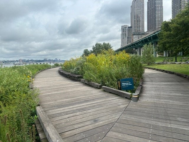 Building Photo - 535 W 52nd St