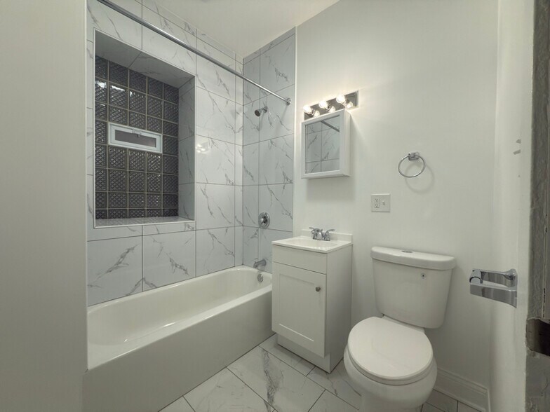 Building Photo - 4617 S Calumet Ave