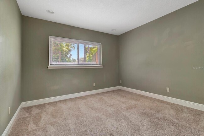 Building Photo - 205 S Woodland St