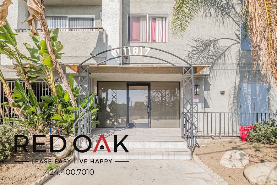 Building Photo - 11817 Victory Blvd