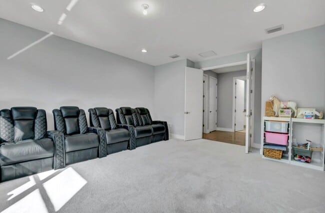 Building Photo - 17081 Five Waters Ave