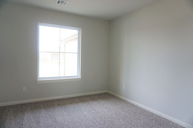 Building Photo - 3 Bedroom, 2 Bath With Office - Broken Arrow Schools