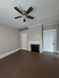 Building Photo - 120 Maholm St