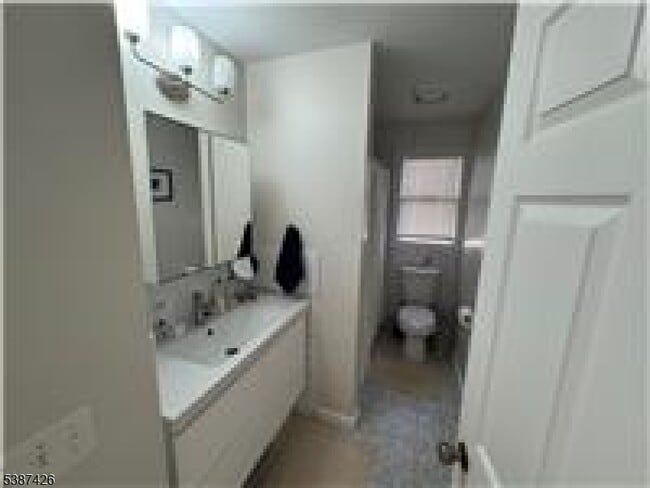 Building Photo - 261 Schuyler Ave