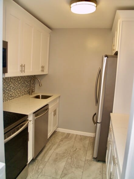 Kitchen - 111 Mulberry St