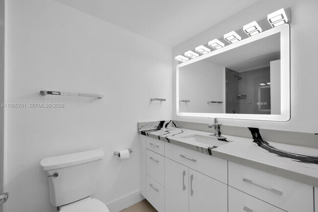 Building Photo - 1000 West Ave