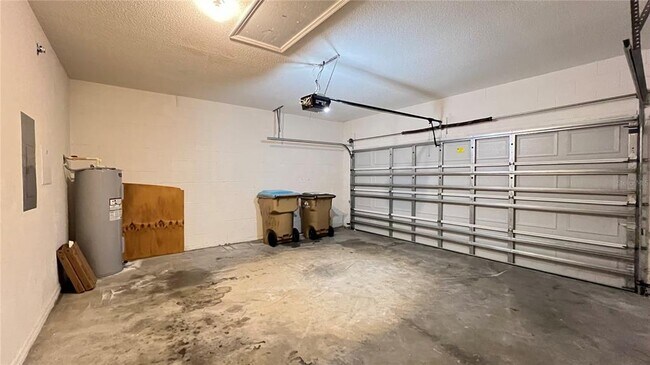 Building Photo - 16709 Fresh Meadow Dr