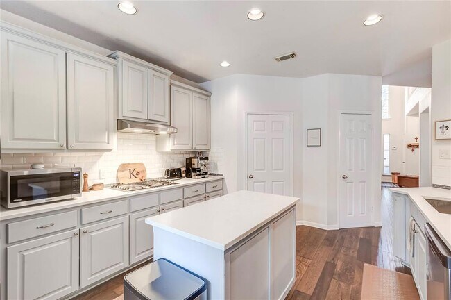 Building Photo - 8202 Sunburst Pkwy