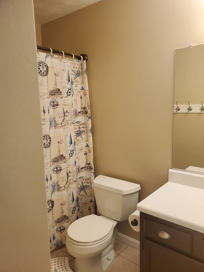 Building Photo - Deep Creek