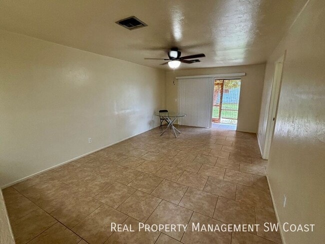 Building Photo - 4407 SW 7th Pl