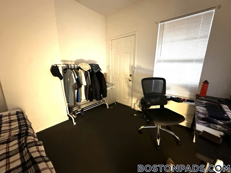 Building Photo - 30 S Huntington Ave