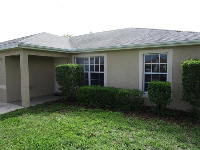 Primary Photo - 1519 Nelson Rd N