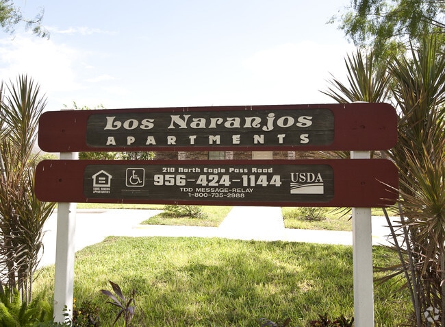 Primary Photo - Los Naranjos Apartments