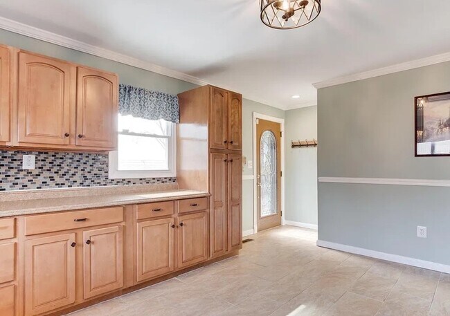 Building Photo - 735 Reckord Rd