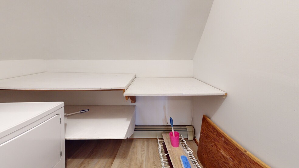 Building Photo - 66 Sagamore Ave