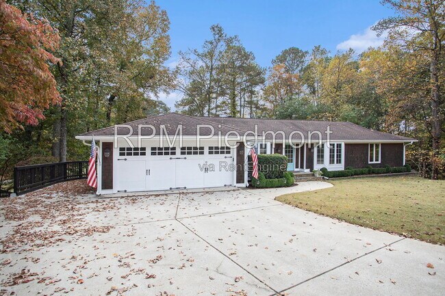 Building Photo - 630 Pine Point Trce