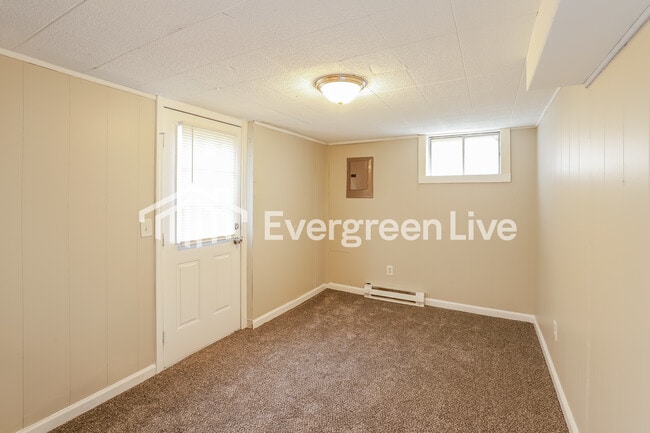 Building Photo - 4719 NW Fisk Ave