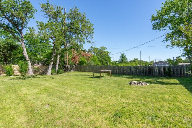 Building Photo - 209 Cooner St